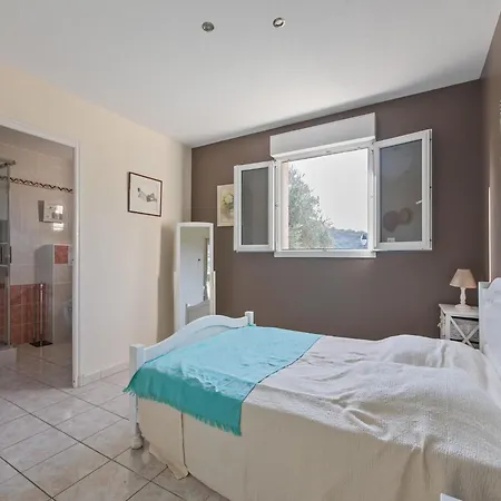 House In The South Of France With Private Pool Вилла
